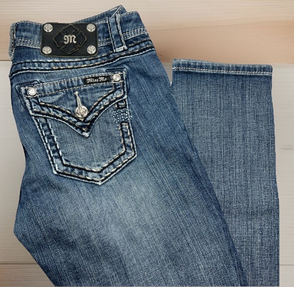 Miss Me Jeans Women's 28/31 Signature Skinny Embroidered Flap Pockets